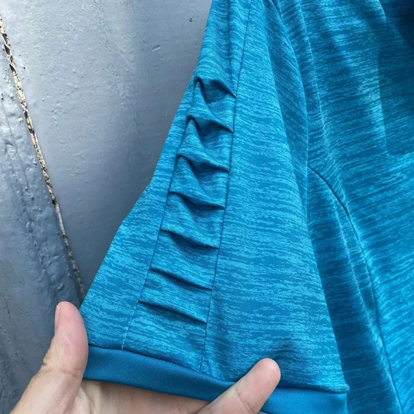 Adidas Puremotion Pleates  Sleeve Polo Tee, size XL - Picture 4 of 10